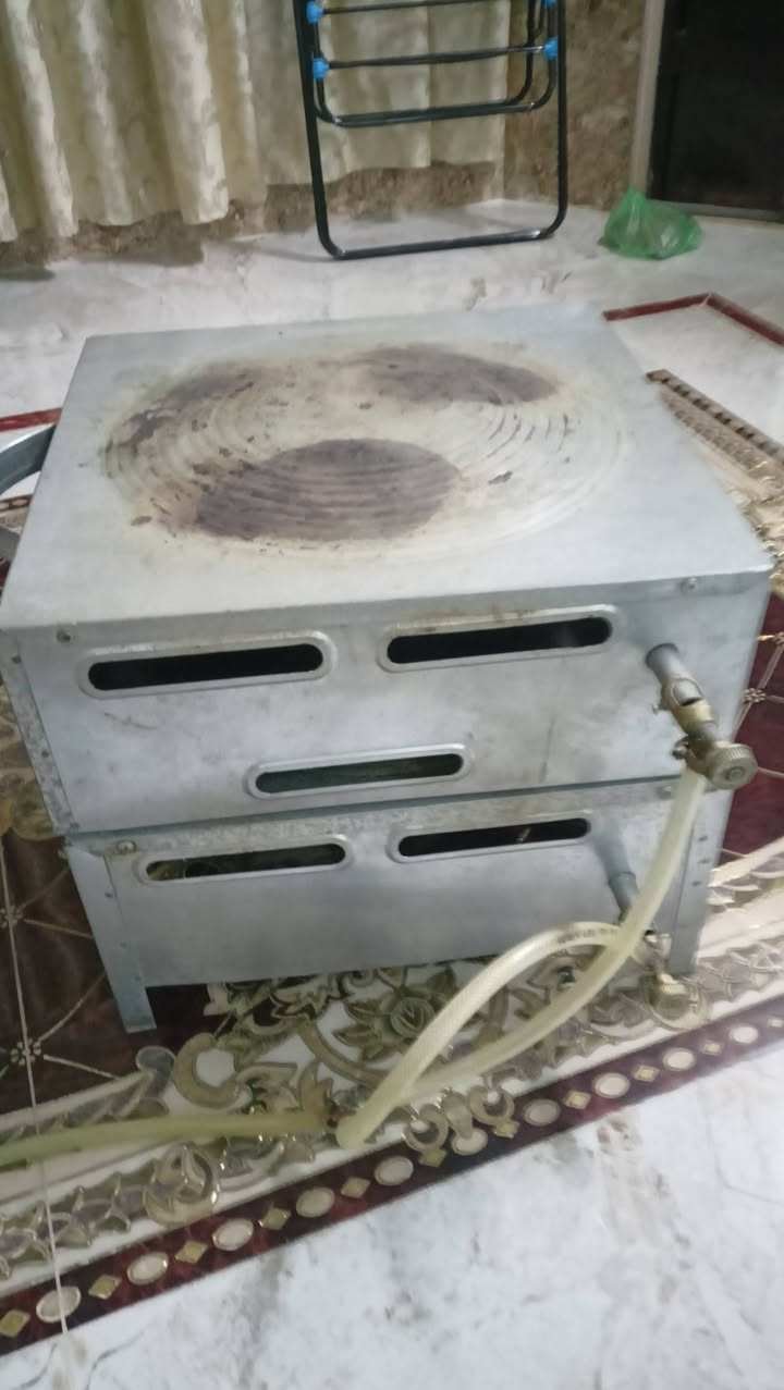 السلام عليكم
غراض مال بيت كلهم نظاف
طباخ كريازي الاصلي السعر 250 الف وبي مجال 
القنصور 5 بواب السعر 200 الف وبي مجال 
البانكات ابيع شلع وشرط الشغل 2 رامكو ووحدة سانيو السعر 50 الف 
الجكامج تركية السعر 60 الف وبي مجال
التنور شرط نار زرقة السعر 30 الف وبي مجال 
المكان الموصل الجانب الايسر حي ال 95 قرب حي فلسطين 
*********** وبي واتساب
