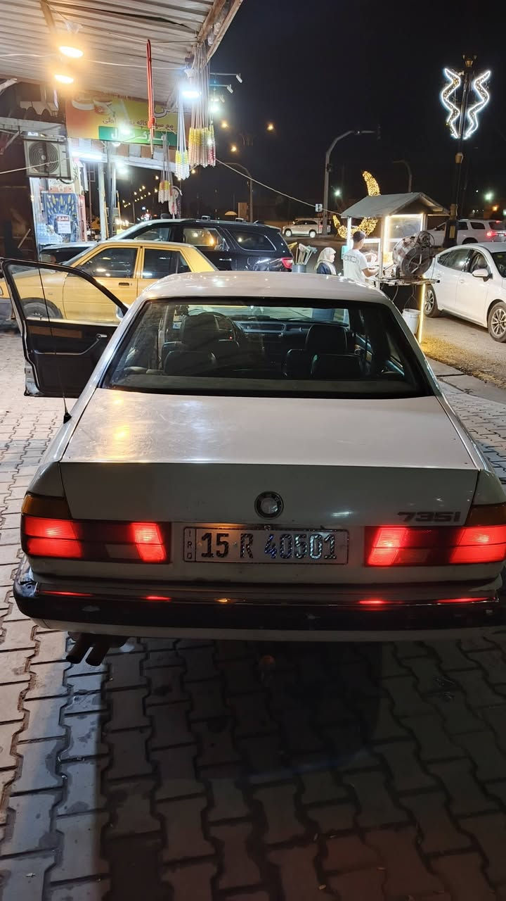 من رخصة صاحب الكروب
للبيع بي ام 735i موديل 1988

محرك 3500 

كير أوتوماتيكي

ياتري جديد 100 امبير

لايت ناصي زنون اصفر عالي زنون ابيض

رقم انكليزي أنبار

بسمي شرط التحويل

مكان السيارة كربلاء 

السعر 40 ورقه

للعلم صار بيها خلل كهربائي بالتشغيل 

مرات متشتغل 

***********
