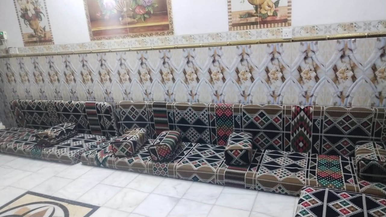 سلام عليكم 

للبيع ديوان تخم نضيف مثل ماشوف بعينك 
16 متر تقريباً 
السعر 350 وبي مجال بالخدمة
مكاني بغداد حي النصر الاولى
هذا رقمي

‭***********‬
