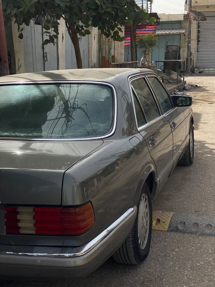 السلام عليكم مارسدس جامبو موديل 1988 نصبه حلوه السياره محور مكينه  ديلكو صوت قليل اول تشغيله 3 ثواني  منضومه بانزين تخم تاير باتري جديد  قواعد دبل سليمه رقم بغداد بسمي سنويه لل30بيع او مراوس حسب القناعه احدث وانطي فرق مكان السياره البصره 55 وبيه مجال *********** واتساب وخط
