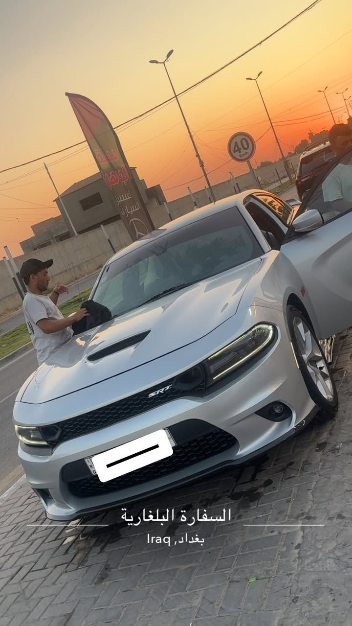 السلام عليكم
للبيع فقط دوج جارجر 2020 sxt plus 
وارد امريكي 
تبديل بنيد فقط 
محدثة كت كامل GT
فول مواصفات عدا الفتحه
كشنات جلد + تبريد وتدفئه وخزن وكهرباء
كشنات خلفية تدفئه
دشبول وبطانات جلد 
سماعات alpaine
رادار جانبي + نقطة عمياء
مري قلاب
شاشة جبيره + تدعم الكاربلاي
ستيرن كهرباء + تدفئه ستيرن
ويل قياس ٢٠ جيتي خليجي بلادي
كشنات حضن
لايت زينون عالي ناصي
حساسات خليفة + كامرة خلفية 
انارة داخلية متغيرة 

السياره ماشية فقط ٦٣ الف (كيلو متر) حتى دوس البلاد مضمومة
رقم بغداد بسمي 
مكاني بغداد 
*يوجد كم رصعة مو واضحات 

للاستفسار *********** متوفر واتساب
