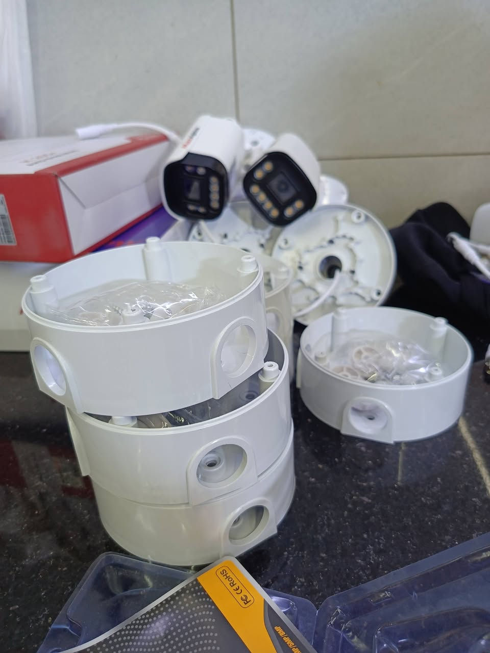 راحتك وأمانك يبدآن من حماية مكانك! 📸✨
​من موقع العمل.. لقطات لعملية تنصيب منظومة كاميرات مراقبة بأعلى معايير الدقة والترتيب.
​يتوفر لدينا كادر فني مختص لتنصيب، صيانة، وبرمجة الكاميرات للمنازل، المحلات، والمكاتب. ربط مباشر على الهاتف للحفاظ على متابعة مكانك من أي مكان بالعالم
*ايضا كادر تسليك منظومه الحريق 
*يوجد ايضا كادر مد وتاسيس pipe (بايبات الكهرباء او الكاميرات او منظومات الصوت او الحريق )
*ويوجد ايضا ضمان في العمل والمنتجات (الكاميرات) ست اشهر 📍
للاستفسار والحجز التواصل على الرقم التالي 
***********
***********
