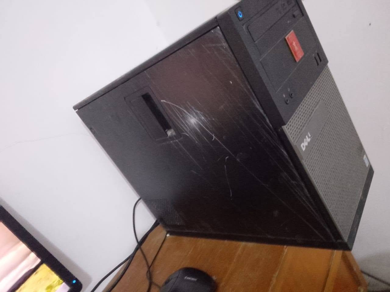 كمبيوتر للبيع مواصفات : 
i3-2120 + Radeon HD 5450 2GB DDR3 + RAM 10GB 
سعرها 85 شراي راسلني مع شاشه وملحقات كيبورد وماوس مناسبه للألعاب والتصفح رقم *********** سبب البيع ما عندي وقت الها تاركها
