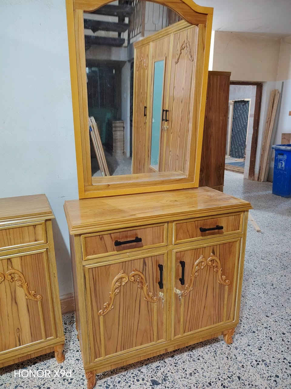 مسواك جديد
جربايه نفر  صاج حطاطه
ميز مرايه صااج حطاطه

العنوان عنه نهاية شارع الحضره مقابل الحديقه
رقم الهاتف ***********

توصيل مجاني داخل عنه

يتوفر توصيل القائم _العبيدي _راوه _الريحانه

نص مكتوب في الصور:
- HONOR X9d