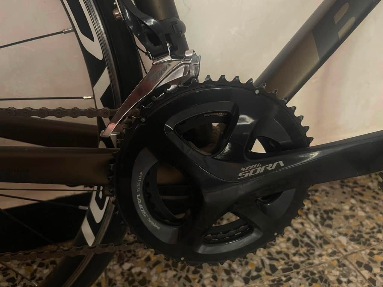 بايسكل Bisan للبيع
المكينه الكير البريكات من Shimano اللشه المنيوم
الماشه كاربون فايبر 
وزنه ريشة استخدام قليل جدا ويا اكسسواراته جنطه اضاءه وخوذه والردان من شمس مع نطارات 
سعر 700 الف مجال بسيط
بغداد الغزالية 
***********
