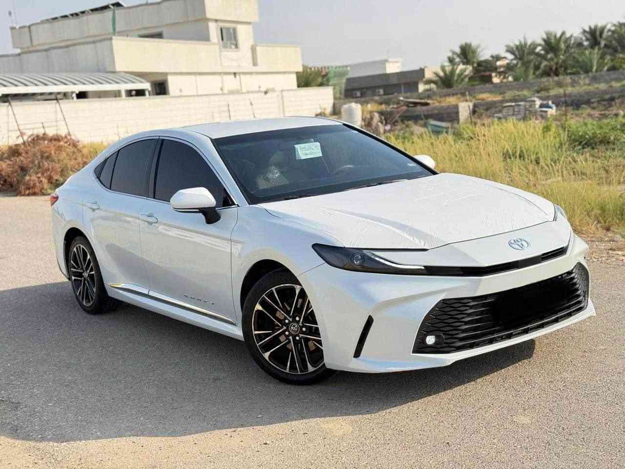 كامري موديل 2025 خليجي سازاصلي تجي بانزين فقط بدون هايبرد مكينه4سلندر 2500 تنفس طبيعي 
كفاله عامه من الشخط كلشي بيهه بوضع الشركه ع البلاد 
ماشيه60 الف  ع ايد وحده من الزيرو 
سياره مال بيت
مواصفات LE بدون فتحه 
داخل بيجي بصمه شاشه كبيره كارد بلي كشن كهرباء  تبريد قطعتين 
شاحن لاسلكي حساسات كامره خلفيه 
لايتات زينون عالي ناصي
داخل لدات 
وبكلايت لدات 
رقم اربيل بسمي 
السعر 253 بي مجال بسيط
اخي العزيز شراي تعجبك  ع عيني وراسي اخليك
اقره المنشور وخابرني مو شراي لاتتصل  
مكان السياره ديالى بعقوبه 
للاستفسار ‭***********‬ المقدادية, ديالى
