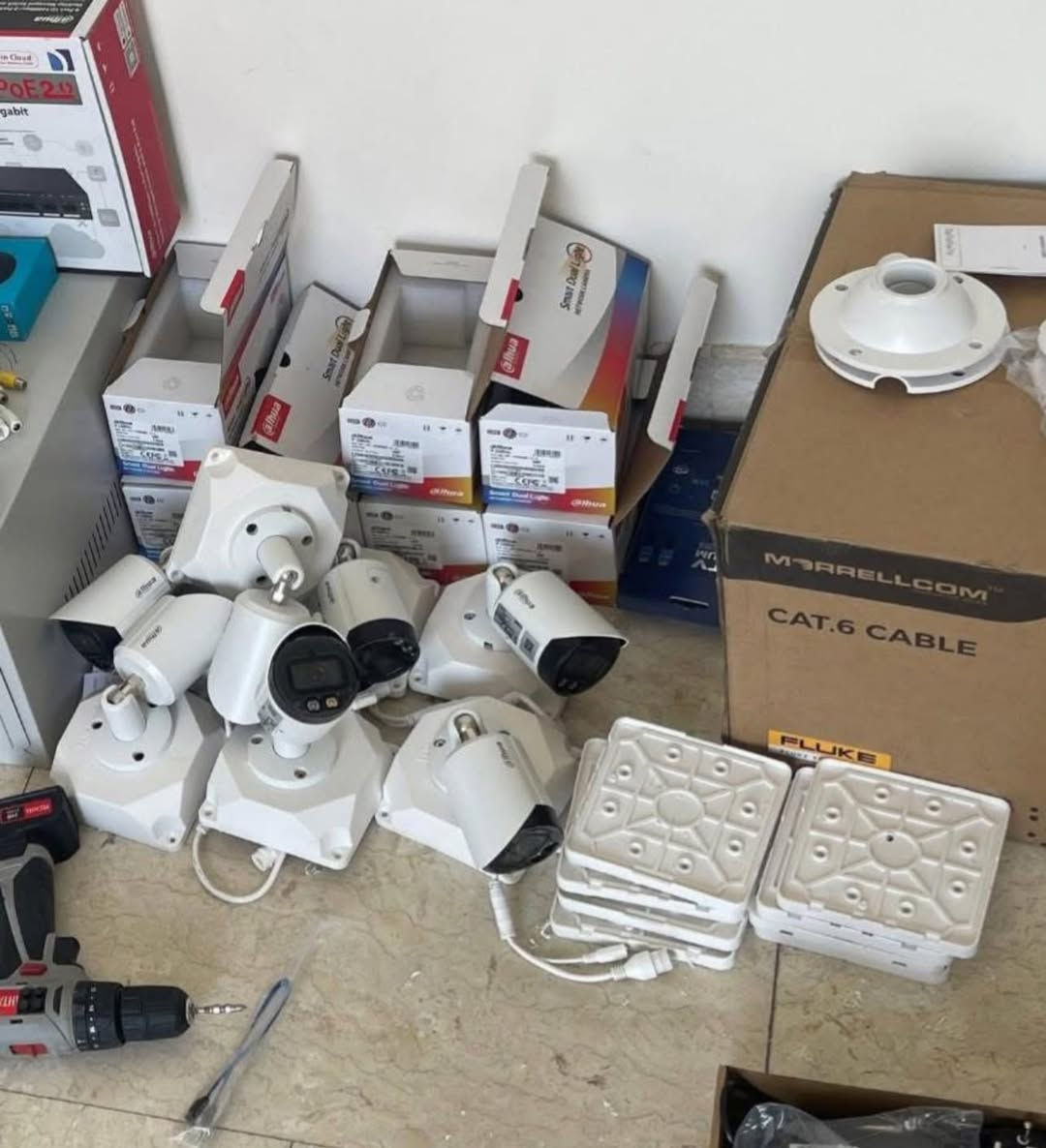 تريد اعلى مواصفات بالكاميرات
هي نظام ip  الدقة 4M
🫡شاهد واستمتع بالدقة 👇
اعمالنا في الحبيبية 
المواصفات
اعمالنا في بغداد حي العامل
اعلى العروض وافضلها مع خاصة الذكاء الاصطناعي والزوم
منظومة دهوا IP تجميع باعلى المواصفات دقة 4M

📌المواصفات
🔺12 كاميرات دقة 4m نظام ip كلر صوت وصورة دهوا اصلي
     لدات ( تصوير ليلي نهاري ملون حتى بدون انارة)
    مع كاميرا فدرالية 

 🔻جهاز NVR نوع دهوا موديل 4216 يشغل كل انواع 
      الكاميرات ويدعم تسجيل الصوت مع تصوير الوجوه 
     والتعرف عليها بالذكاء الاصطناعي 

🔺سويج نوع دهوا 10/100/1000 دفع 2 كيكا

🔻هارد 4 تيرا اصلي عدد2

🔺كيبل رولة SFTP  305 مسلح دبل تغليف ونحاس 
      ومقاوم كافة الظروف الجوية 

🔺جهاز يو بي اس حجم 1kv نوع online  

🔻بوكسات عدد 12 خاصة بالكاميرات لحماية الفيش من 
     الرطوبة والعبث وتعطي شكل لائق للكاميرات

🔻فيش كامله خاصة بالكاميرات

🔺كيبل اج دي مسلح

🔺راك لحفظ السويج يحتوي van للتبريد 
     
      راك حديد داخلي ومزجج للNVR يحتوي van للتبريد 

🔻جهاز KVM 60m لنقل الصورة والتحكم لاي مكان

🔻ستاندات ثقيل متغير 60/120سم 

🔻ماوس واير ليس نوع رابو

🔻التسليك بصورة نظامية وتري كيبل

🔻ممكن ربط المنظومة على الانترنت وتراقيب وانت باي 
     مكان بالعالم

🔺ضمان سنه حقيقي

🔴لمزيد من المعلومات مراسلتنا على الخاص او الاتصال على الرقم
***********
***********مهندس محمد
