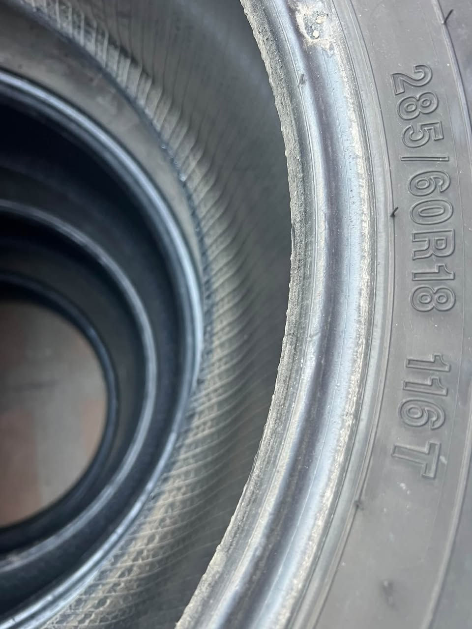 السلام عليكم 
تخم حجم 18/60R/ 285
السعر 150 
نضيفات كلش
مكانهن بغداد الكرادة
***********
