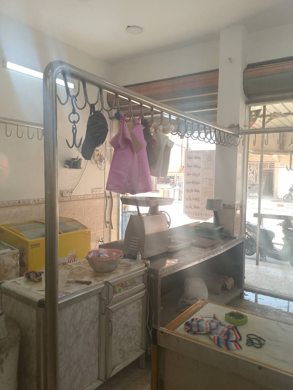 من رخصت مدير الكروب ميز سلستيل طول متر ونص
 ميز سلستيل طول مترين  مثرامه ستيل اصلي حجم ٣٢ السعر٥٥٠ مثرامه ام القايش حجم ٢٢ وعشرين السعر ٣٥٠
ميز طعام ٣كراسي السعر ٥٠ مكاني بغداد البلديات ***********
