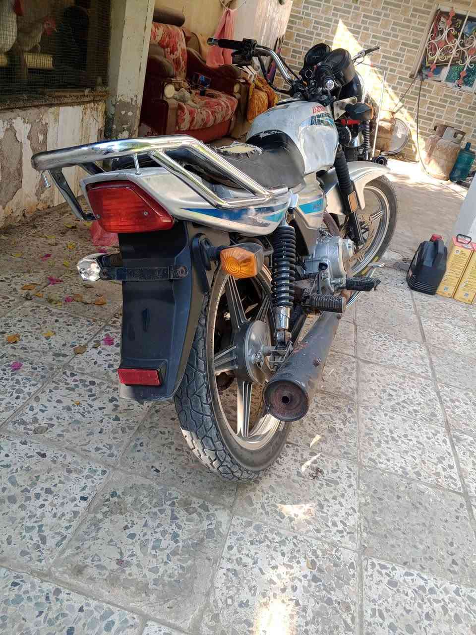 يا الله دايون عضم اوراق أصولي وصل معرض 
مديل 20 دراجه مكينه مكفوله شاصي مكفول كهربائيات شغالات بيها نواقص بسيطه الي تفيده ايخابرني سعره مناسب850 وبي مجال بسيط عنوان كربلاء ***********
