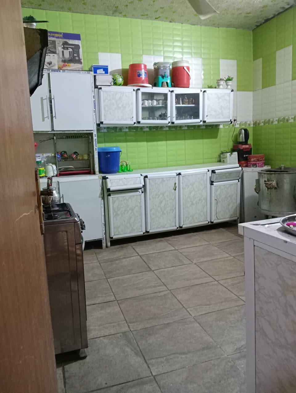بيت للبيع في الناصرية مركز 3 دقايق عن جامعة العين بالسيارة
موقع البيت حي الشهداء قرب محطة رفع الماي قطاع 52

 

المميزات: 

- 3 دقايق عن جامعة العين بالسيارة

- دقيقة واحدة مشي عن خط المارسدسات (من الشهداء الى سوگ هرج)

- على شارع 15 متر مبلط

التفاصيل:

بيت طابو امامي مساحة 100م واقع حال 120م بناء عگادة 

السعر 105مليون و بي مجال

يحتوي على: إستقبال، صالة، غرفة، مطبخ، محل

الطابق الثاني يحتوي على صالة، غرفة سندويچ

للتواصل ‏‪***********‬‏ او ***********
