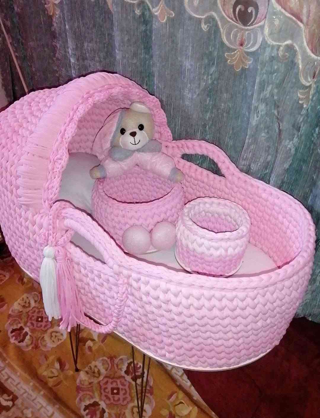 شتاء هالسنة غير ويا شغلنا اليدوي الدافي 🧶✨
سيتات بيبي بأحلى الألوان وأجمل التفاصيل 😍
دفاها من إيدينا وحلاها من اختياركم ❤️
🎀 شغل يدوي بحب وعناية
📩 الحجز مفتوح من هسه والطلبات حسب الدور
يجيكم ويه سرير فراش ومخده وسلة للأدوات بيبي وافر حديث ولادة هدية
كول هاي ٦٥ الف الجنطه عليه ١٥ 😍🌹 
توصيل بغداد ٥ محافظات ٦
للحجز والاستفسار مراسله
*********** واتس اب
