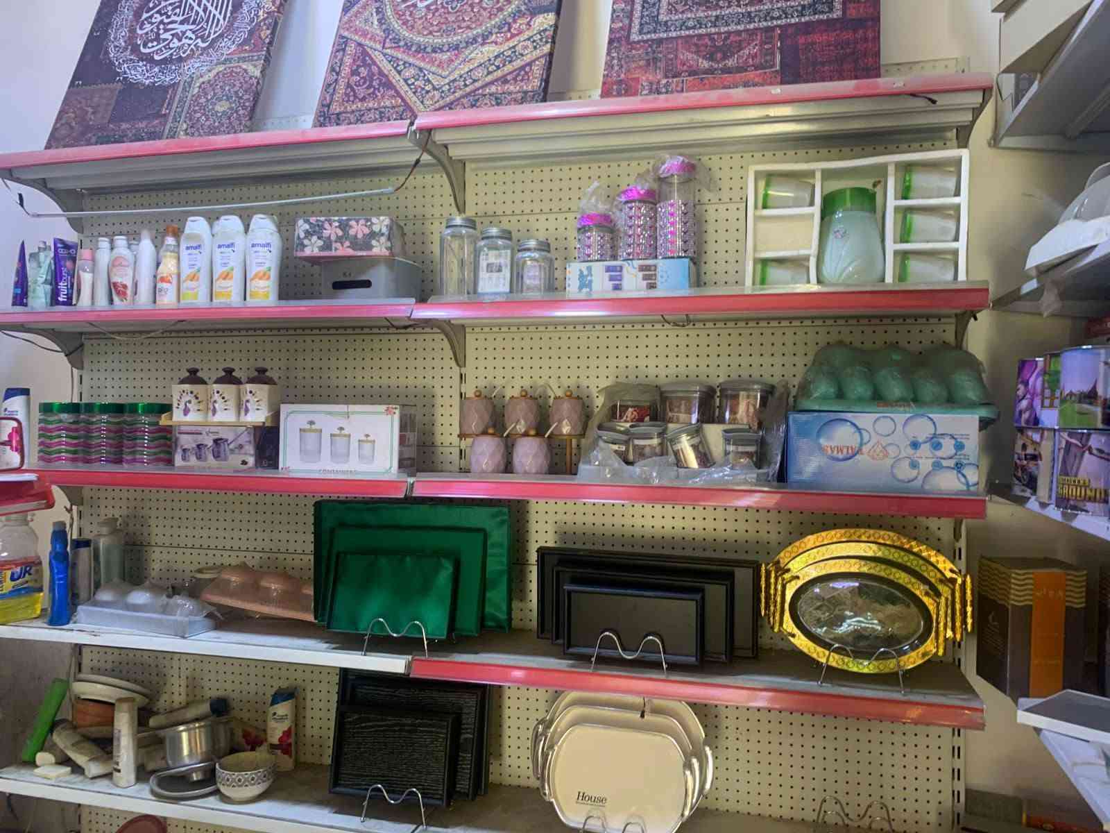 محل تصفية كفائات السيدية شارع كنانه مجاور افران الرحمن

نص مكتوب في الصور:
- يحتوي على 3 شقق و محلين
- للاستفسار الاتصال او المراجعة شركة القريني
- ***********
- ***********