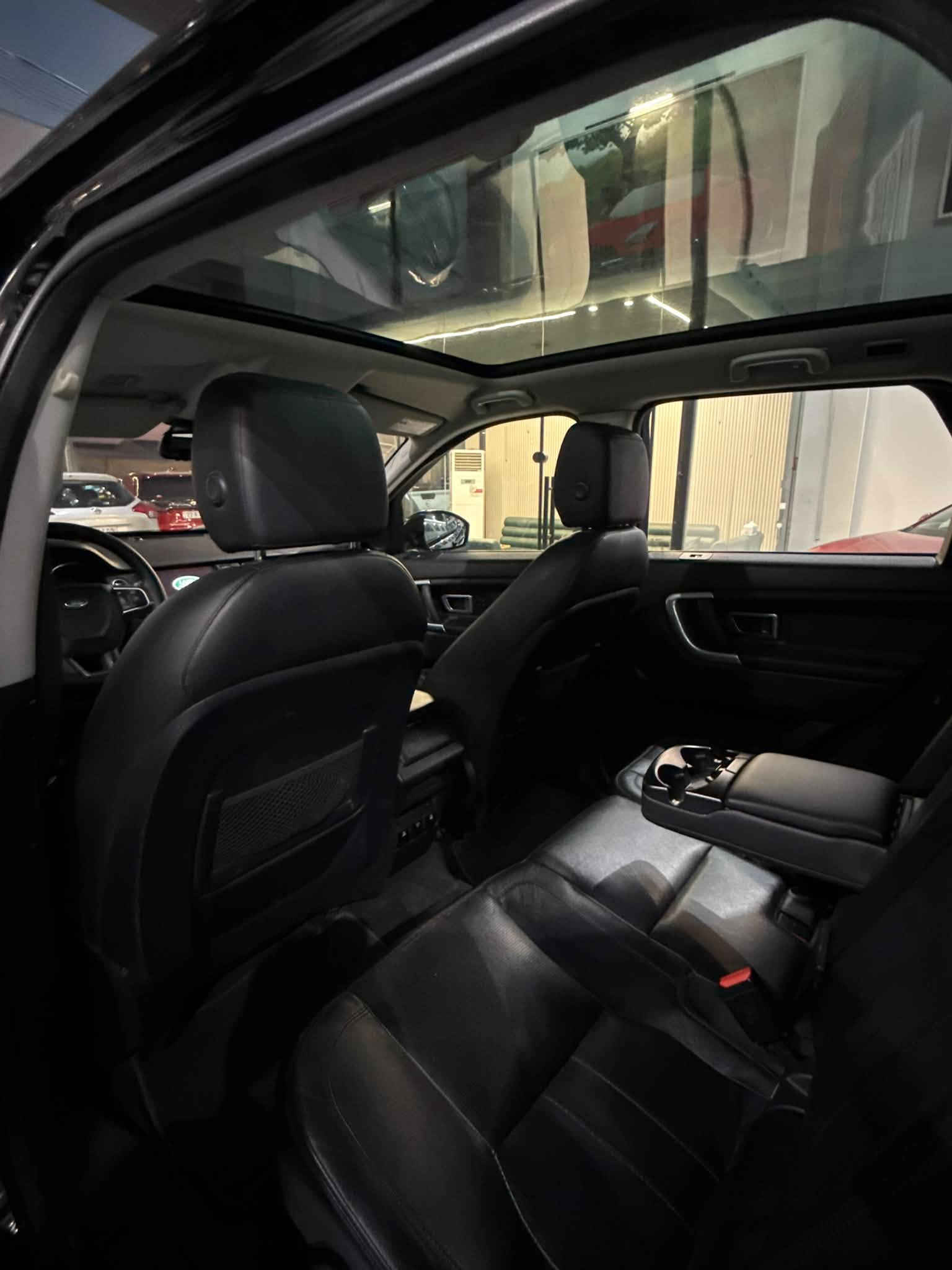 range rover discovery sport 2017 سعر بلاش ١٤٥
رانج روفر ديسكفرى سبورت ٢٠١٧ فول مواصفات 
مواصفات بصمة_بانوراما_كشن جلد_ صندوق شفط_كشن كهربا حساس ٣٦٠ درجة_لايتات ليد محرك ٤ سلندر تيربو 
رادار امامى_رادار _جانبى _تحديد سرعة تحكمات ستيرن
سيارة بدون حادث بدون ضربة قطعتين بس بخ مو كامل 
مكان سيارة اربيل سعر بلاش بسعر ايفوك  ***********
