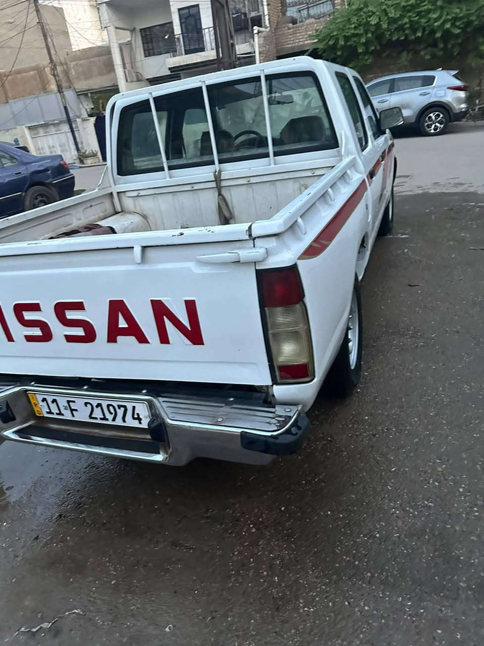 نيسان • ٢٠٠٢ • مصبوغة عام