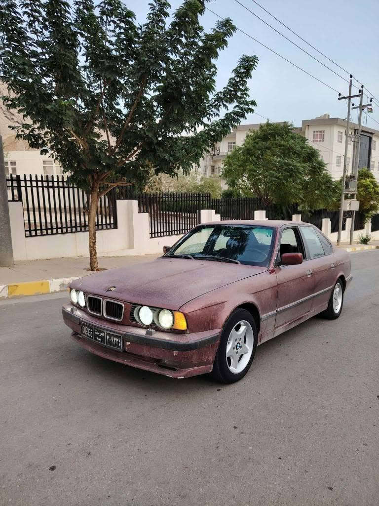 بي ام ٥٢٥ • توماتيك • ماروني