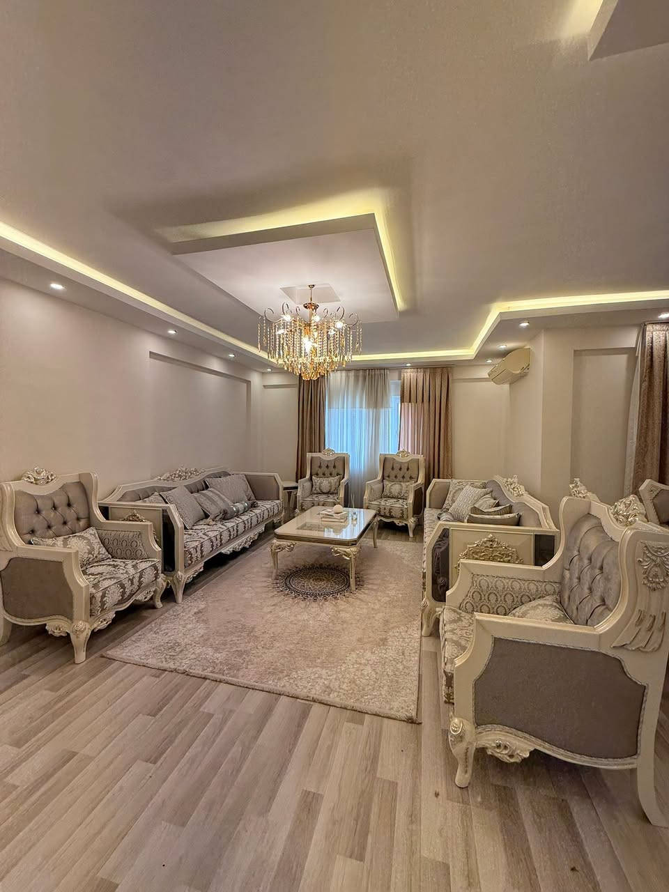 شقة للبيع في افرستي
عمارة C19
طابق 6
مساحة 260
واجهة جنوب شرق غرب 
ارقام الهواتف
***********

#دهوكيه #شريكةعقارات #شراءعقار #دهوكيه #افروستي #avrocity #موصل #للبيع #duhokcity #DUHOKTV
