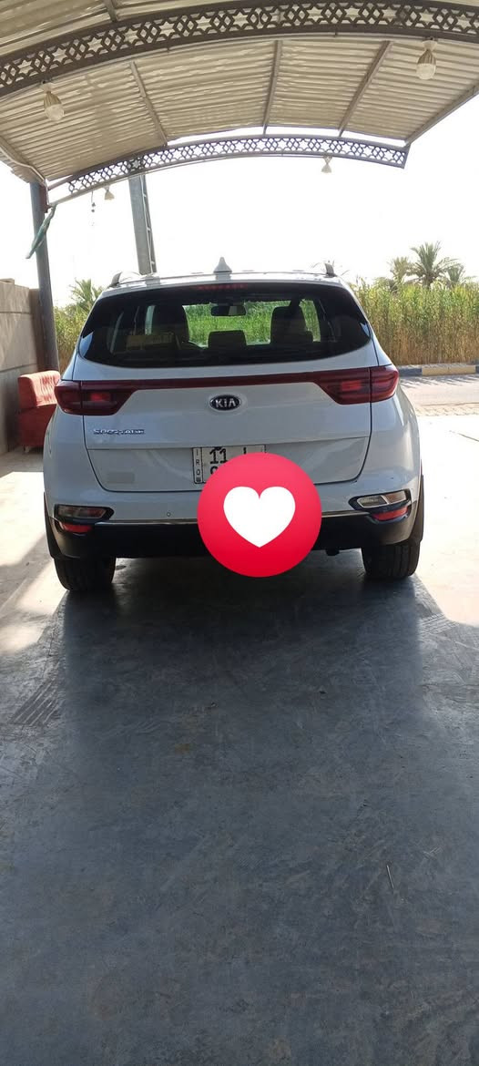 كيا سبورتج 2021 خليجي للبيع (مال جناي)
• نوع السيارة: كيا سبورتج (Kia Sportage)
• الموديل: 2021
• المواصفات: خليجي
• المحرك: 2000 دوش (DOHC)
• المسافة المقطوعة: 90 ألف كم
• الرقم: بغداد الدولي (السيارة باسمي، متوفر تحويل سنوي أو وكالة حسب رغبة المشتري)
حالة البودي (حسب السونار المرفق):
• السيارة بحالة ممتازة (كانت استخدام امرأة).
• توجد تعديلات (بارد) في الأبواب الخلفية فقط، والسيارة ما شاء الله خير من الله وجاهزة للاستخدام.
الموقع والسعر:
• المكان: واسط - قضاء الزبيدية
• السعر: اكتب كلمه تم وسيصلك مباشره بالرد الالي 
للاستفسار والتواصل:
💬 المراسلة على الخاص أو عبر الواتساب: ***********
