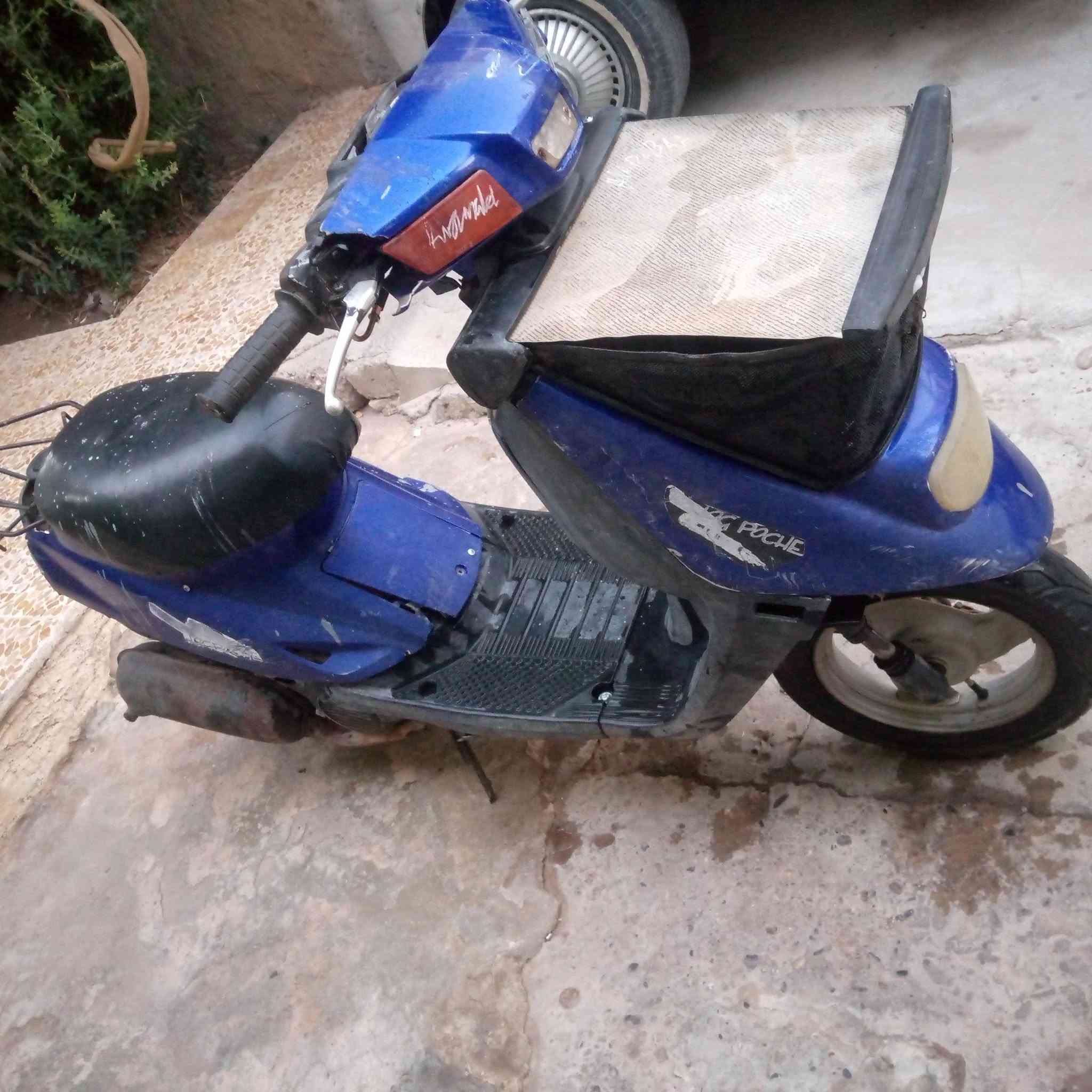 ماتور بزونه للبيع شغال كامل كهربائيات تشتغل السعر 115 وبيها مجال اتصل على هذا الرقم واتساب***********
