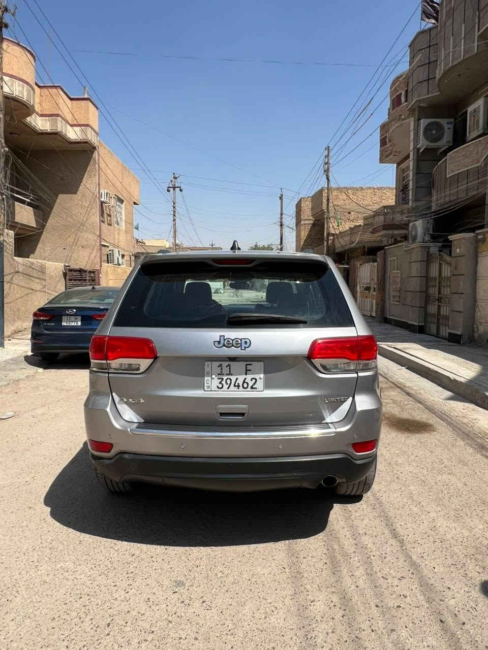 السلام عليكم

JEEP GRAND CHEROKEE LIMITED2019
اللون سلفر مواصفات / مكينة 6 سلندر 3,6 🔹 كير أوتوماتيك 8 نمر
🔹 دفع 4×4
🔹 مواصفات Limited
🔹 داخلية جلد
🔹 كراسي كهرباء 
🔹 تسخين كراسي أمامي
🔹 ستيرن جلد وتسخين
🔹 شاشة 8.4 إنج
🔹 Apple CarPlay وAndroid Auto
🔹مانع تصادم خلفي 
🔹 كاميرا خلفية
🔹 حساسات خلفية
🔹مري قلاب 
🔹 تشغيل بصمة ودخول ذكي
🔹 تشغيل عن بُعد
🔹 باب خلفي كهربائي
🔹 تكييف أوتوماتيك دبل
🔹ماوس تحكم
🔹كراسي ميموري 
🔹 مثبت سرعة
🔹 تحكم ستيرن خلفي امامي 
🔹 مرايات وجامات كهرباء
🔹 إنارة LED
🔹 جنوط رياضية
🔹 حساسات ضغط التايرات
🔹 أنظمة ABS وثبات ودفع إلكتروني
🔹 نظام مراقبة النقطة العمياء حسب التجهيز
🔹 5 راكب وباقي المواصفات المعروفة
حادثها جاملغ ايمن من امريكا ومصلح ومصبوغ نفسه وصفحه كاملة مصبوغة من  امريكا /   في العراق طخه دراجه بين باب السائق والخلفه وتم تصليح وصبغ البابتين وموجود فيها سونار كامل للسيارة 
سياره بدون ايرباك بدون دواخل 
جاهزه السعر :-  157 وان شاء الله فيها مجال 
للاتصال ***********
***********

نص مكتوب في الصور:
- BidFax.info