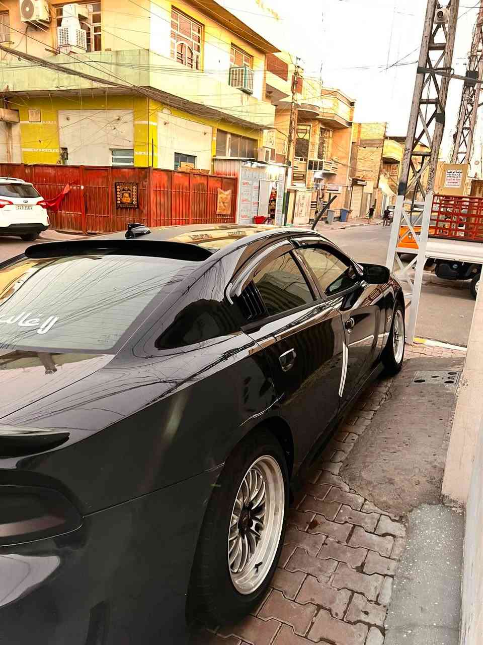 السلام وعليكم
جارجر 2017 sxt محدث srt السيارة جاهزة بيها نواقص قليلة ضربتها جاملغ امامي مصلح نفسه وهنا بيها تلحيضات ماشيه 91 
السعر 170 وبيها مجال 
مكاني بغداد - الامين 
***********
