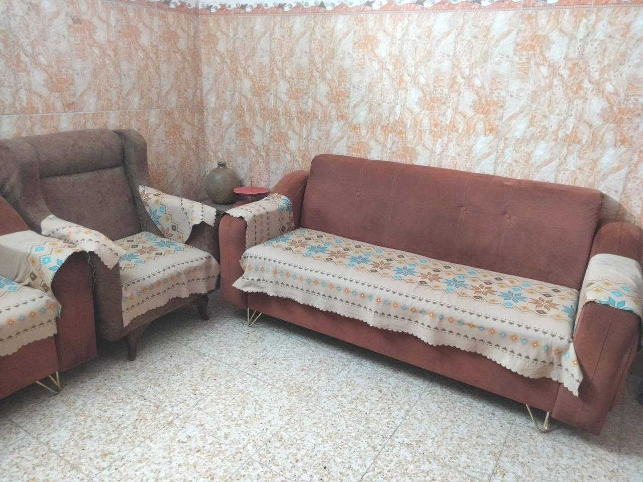 سلام عليكم تخم للبيع عشر مقاعد السعر 150 وبي مجال للاستفسار الرقم ***********
