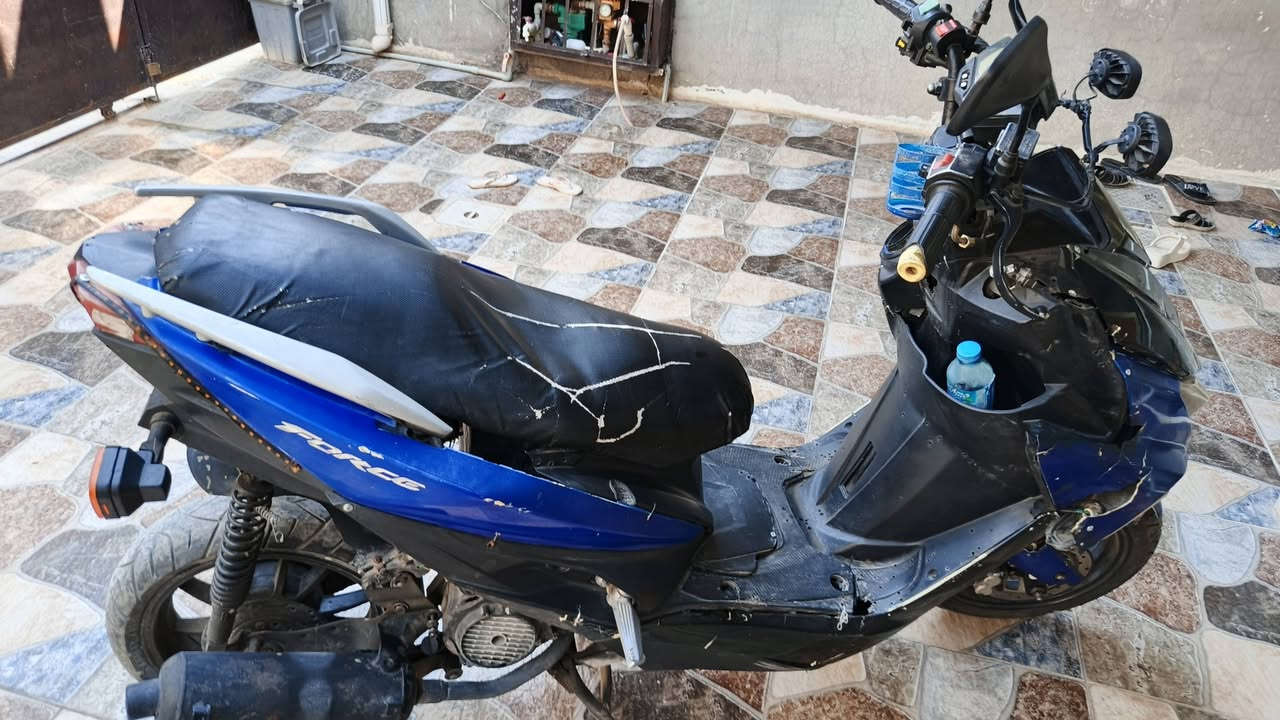 سلام عليكم فورزه للبيع نضيف لا صرف لا بخار بس كفرات اشويه تعبان سعر  200الف بي مجال قليل ***********
