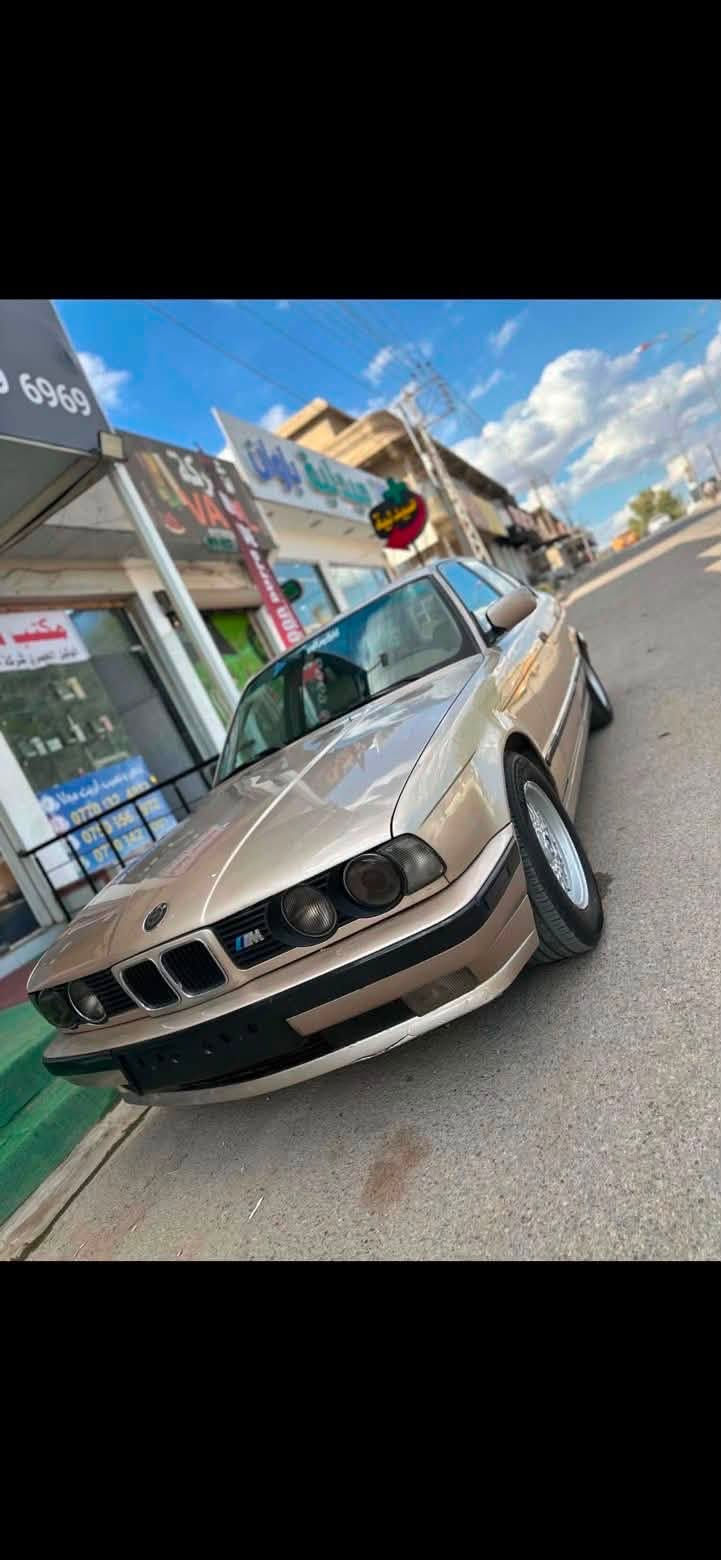 بي ام دبليو ٥٢٠ • جير عادي • فول مواصفات