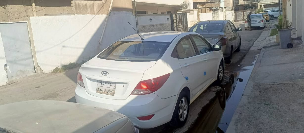 للبيع اكسنت موديل ١١ رقم سليمانية سيارة بلادية بدون صبغ مكينة ١٦٠٠ دوش السعر ٨٧ و بيهة مجال قليل مكاني بغداد الكرخ للاتصال ***********
