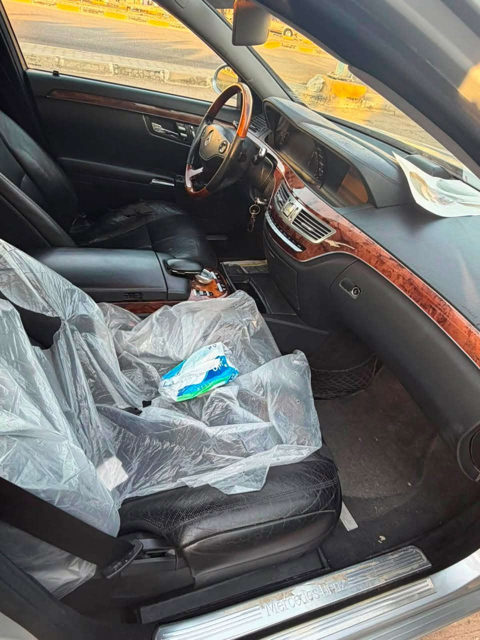 للبيع مرسيدس 550 S
فول مواصفات 
سلايت 
كشنات تدفئه تبريد 
موديل 2008 
مري شفط 
تبريد ثلج 
وارد يابان 
تسجيل جديد 
تحويل مباشر  بنفس اليوم 
مكان السياره نجف 
السياره جديده كلش 
السعر 170 
تخم تاير 
السيارة جاهزة
‭***********‬
