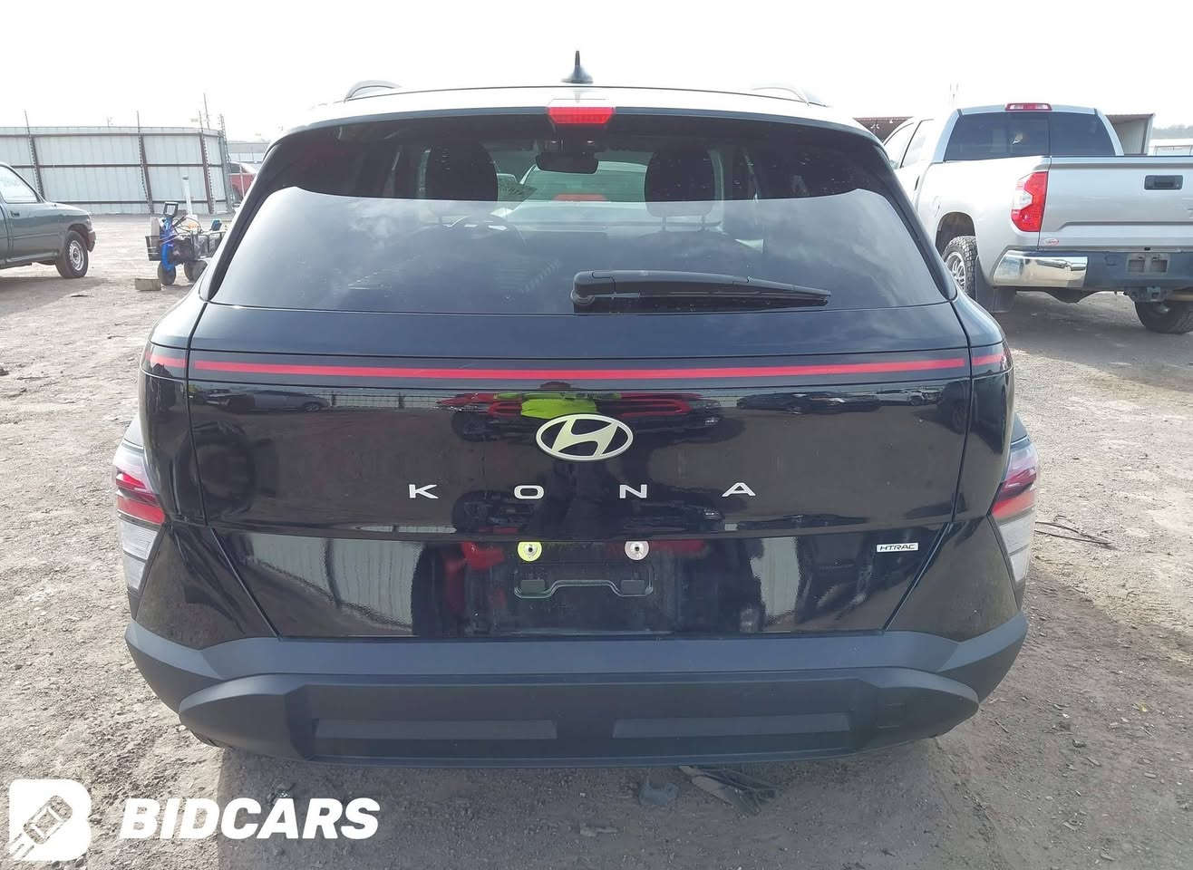 Hyundai kona 2024
سلام عليكم كونا للبيع فول عدا الفتحة 
صور الحادث مرفقة بيها تبديل فقط جاملغ والباب الصدر نفسة تعمر بدون داخل سعر 166 رقم بغداد بسمي 
الهاتف/***********
العنوان بغداد
