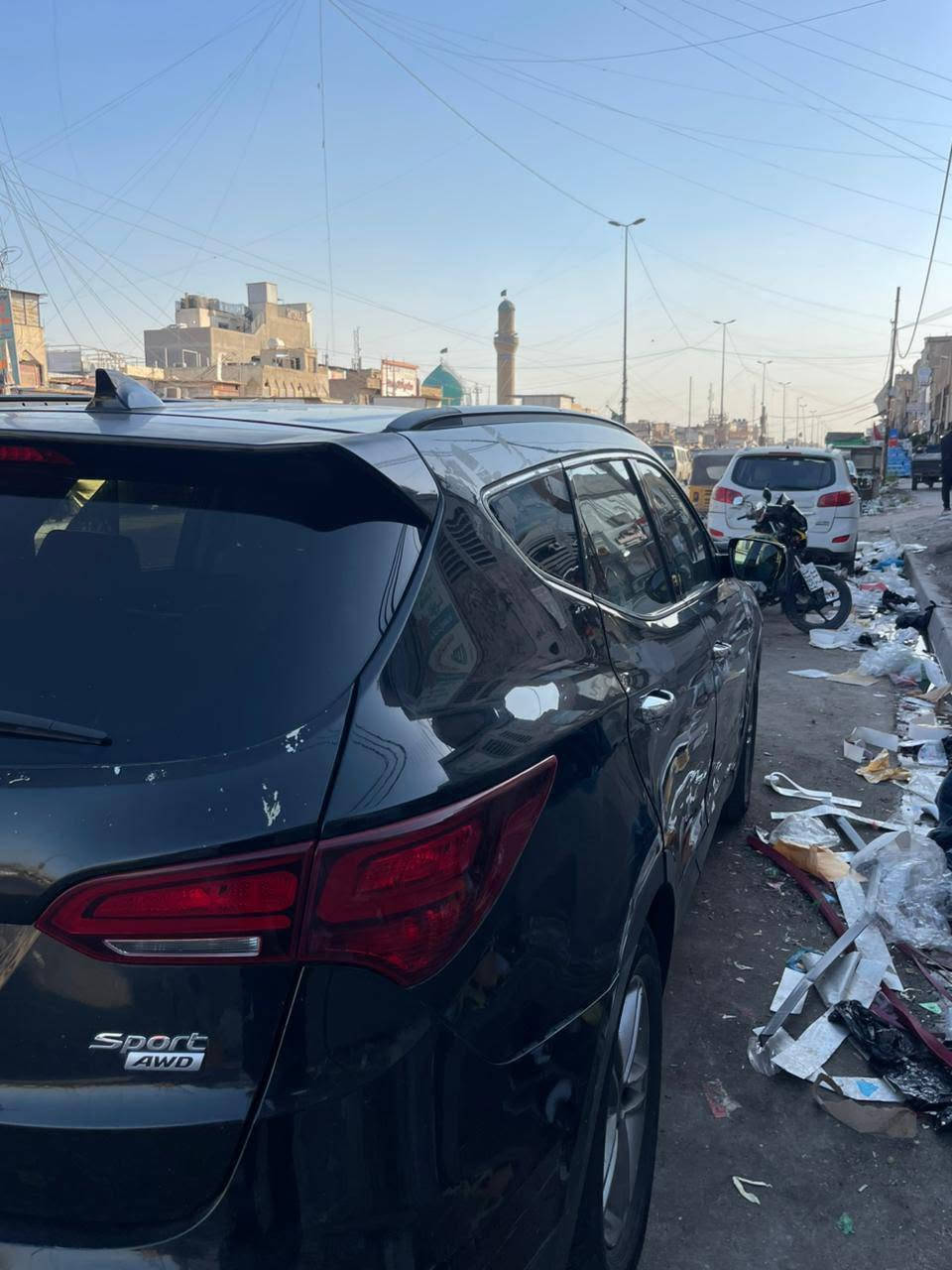 السلام عليكم
سياره سنتافيا امريكي  موديل 17 بعده  من الصبغ والتعديل والفتح والتبديل رقم بغداد بأسمي تحويل ثاني يوم سنويه 2029 الون اسود 
السياره ماشي 28 فقط قابل للزيادة
مواصفات
بنوراما
دفع رباعي ذكي H trac
كراسي كهرباء خلفي وامامي
محرك 4 سندر  مكفول 
اناره بالكامل 
انارة ترحيب عند الاقتراب

جنطه شفط كهرباء
كراسي جلد بالكامل 
حساسات
رادارات نقطه عمياء

دشبول دجتل الكتروني متغير
كامرات 360 درجه
هاند بريك بصمه
شاحن واير لس
كير بيانو
اشاره ذكيه وتفتح كامره بالعداد مال السياره
ABS SPS مانع انزلاق نضام نزول منحدرات
تبريد بتقنية الكلنر انجماد
سياره خير من الله 
وبعد هواي مواصفات بيه السياره
السياره بوضع الزيرو واحله من الصور بهواي
مكفوله كير و محرك 

سعر 145 $

عنوان بغداد مدينه الصدر 
 رقم هاتف 
***********

