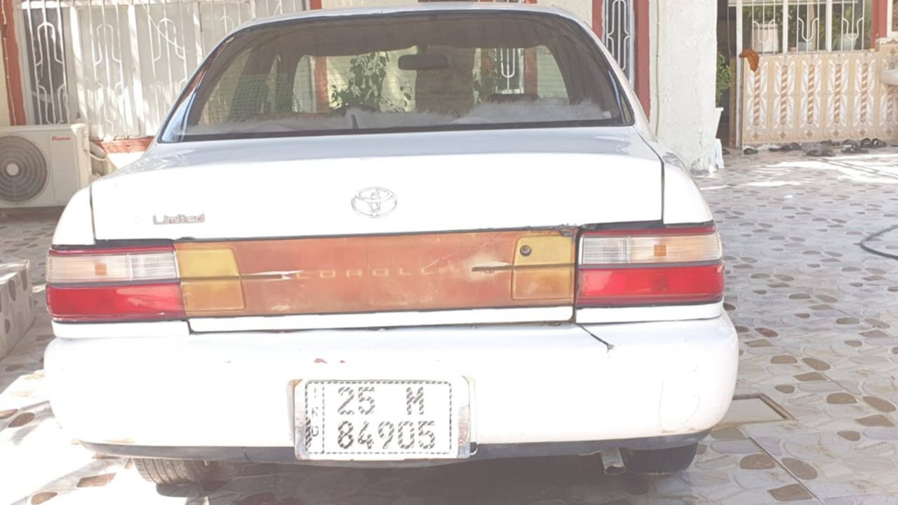 سلام عليكم سيارة كورلة
موديل 1992صبغ حزام ماعدة السقف 
بي خيط بخار تبريد كامل فقط يحتاج غاز 
بطاقة بنزين موجود سنوية جديد لل 2028 باسمي شرط التحويل 
سعر 48 وبي مجال 
***********
