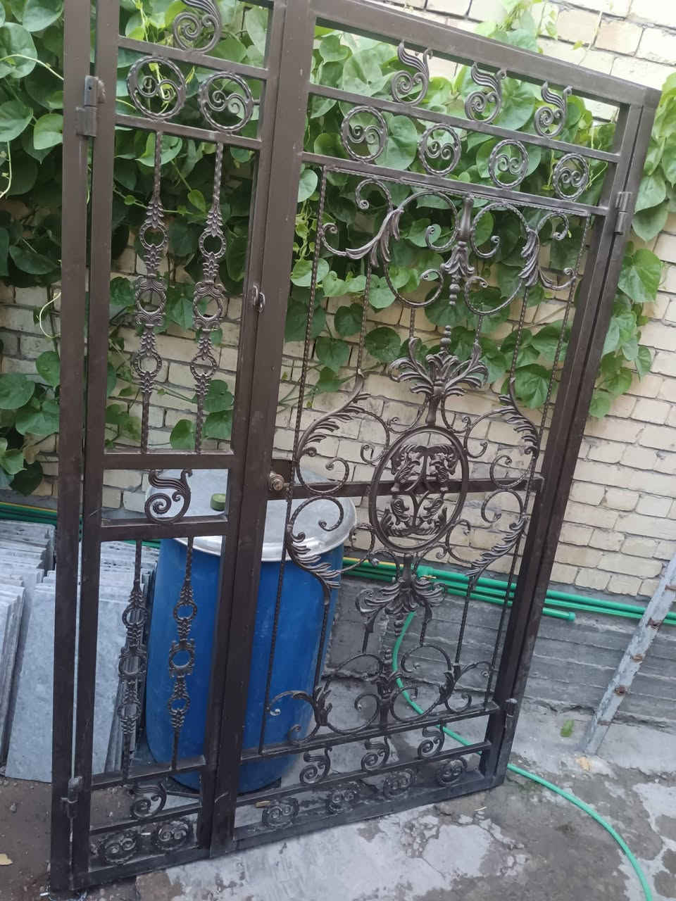 باب  طلاقه وربع تكمه تفصال القياس ارتفاع مترين و١٠ وعرض متر ونص سعر ٩٠ وبي مجال
مكاني بغداد حي العامل
***********
