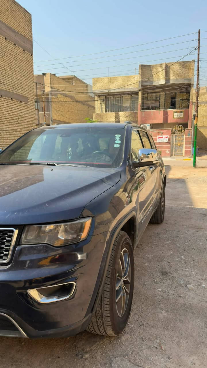 جيب كراند شيروكي ٢٠١٨ امريكي نص فول سيارة نضيفة مكان السيارة بغدادسعر ١٩٥ وبيهة مجال
رقم ***********
