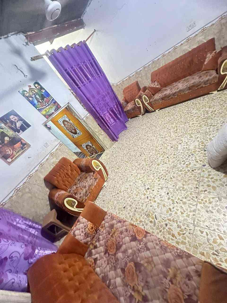 قنفات سعرهم ١٢٠ ثنينهن التخمين فقط الي بصاله شوي تعبانات والي بلأستقبال نضيفات وجدد
الرقم  ***********
