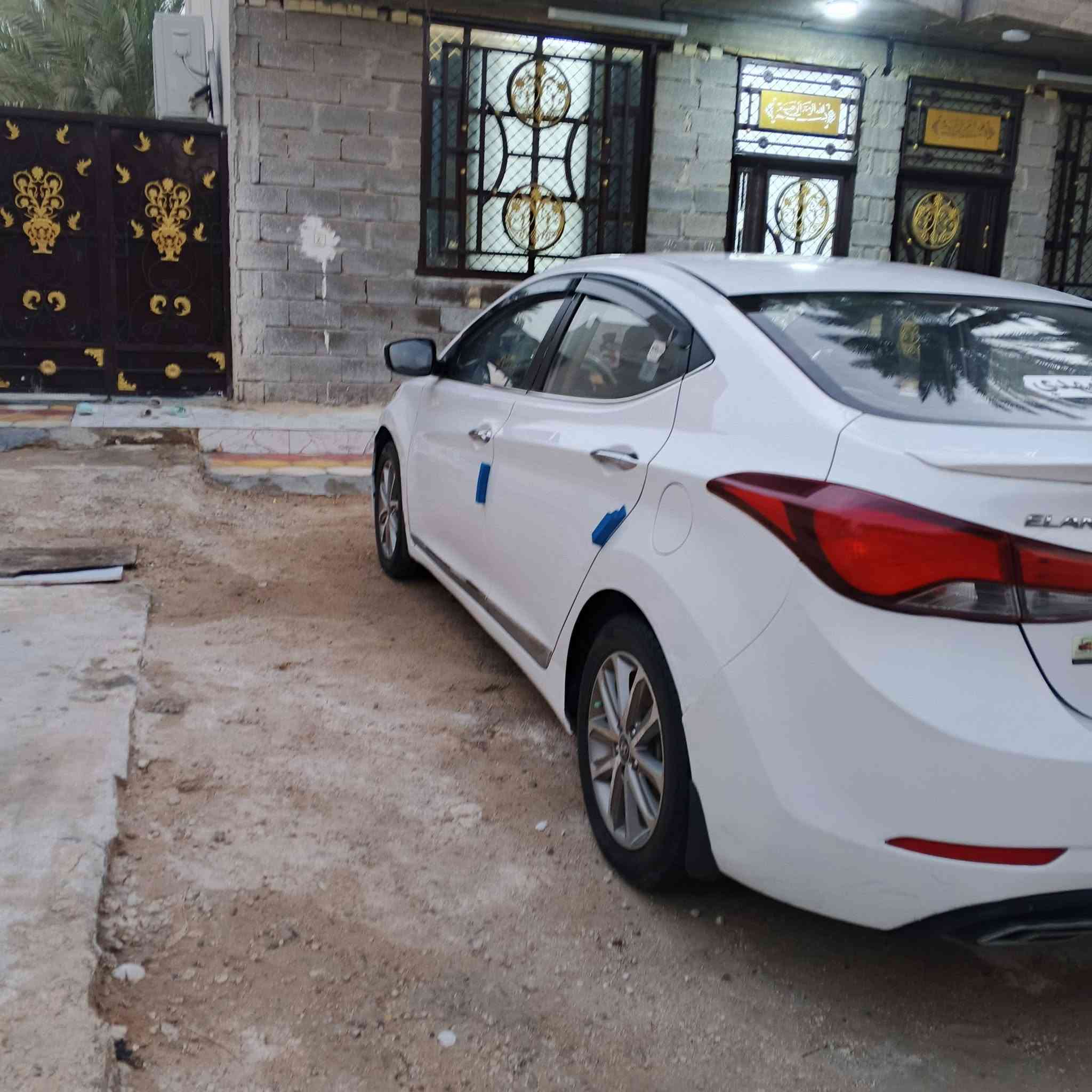 السلام عليك من رخصه الادمن الانتره موديل 16خليجي رقم بغداد ابسمي مواصفات فتحه سقف اشاير بل مري نضام الايكو مري شفط تدفئه وتبريد ثلج منضومه جديده كامله بيهه 3قطع صبغ بدون ضربة ولا دواخل السونار موجود بل منشور مكينه 1.800 ا السعر 118وبيهه مجال العنوان كربلاء الحسينيه لاستفسار ***********
