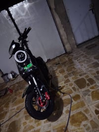 ورحمه الله وبركاته دراجه شحن R9 دراجه مستعمله شهرين خمس بطاريات كل بطا...