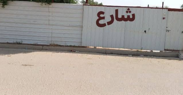 سلام عليكم بيت تجاوز للبيع مساحة 240متر زعفرانيه شارع معهد خدمات كامله مي كهرباء مجاري تبليط موقعه ممتاز بنص بيوت طابو يحتوي على غرفتين نوم وصاله ومطبخ وصحيات وطرمه وحديقة 100متر الاستفسار اتصل واتساب ***********
