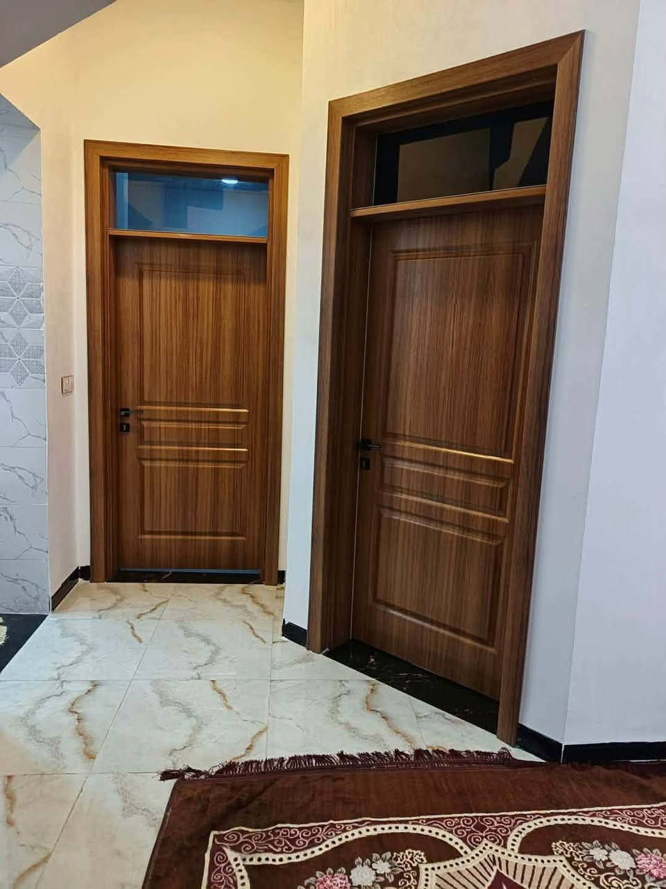 🔥 بيت للبيع بموقع مميز جداً في مجمع المدينة الملكية – أم طباشي 🔥

📍 بداية المجمع
🚗 يبعد عن الشارع الرئيسي أقل من 200 متر فقط

🏗️ بناء حديث كونكريت مسلح – أساس وسقف
📐 المساحة: 290 م²

🏠 يتكون من:
🛏️ غرفتين نوم
🛋️ استقبال
🛋️ صالة
🍳 مطبخ
🚿 صحيات داخلية وخارجية
🚗 كراج
🌳 حديقة بمساحة 100 م²

✨ موقع ممتاز + مساحة واسعة + بناء حديث

📩 للجادين والاستفسار عن السعر والتفاصيل، مراسلة الصفحة خاص او الاتصال على الرقم ***********
واتساب ***********
