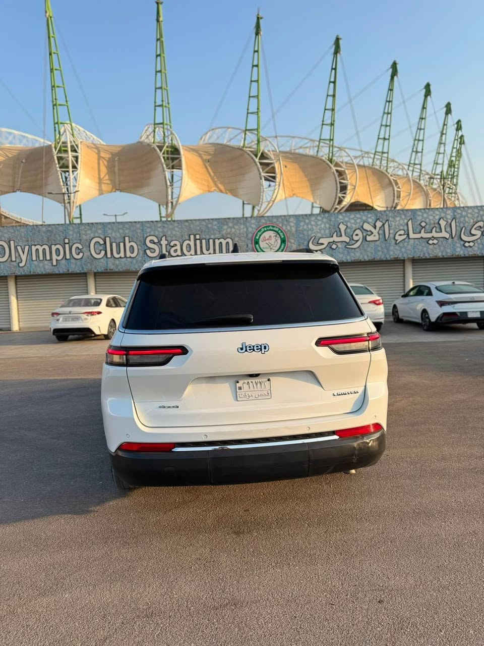 📣 للبيع : جيب جراند شيروكي (Grand Cherokee) موديل 2024
 الفئة: ليميتد (Limited) - فول مواصفات ما عدا البانوراما (التنتة).
 المحرك: 6 سلندر، 
 نظام دفع رباعي (4x4).
‏أربع وضعيات للقيادة
 الحجم: (L) ثلاثة قطع مقاعد (3 صفوف - 7 راكب).
 الرقم: بدون رقم (لوحات فحص مؤقت)، جاهزة للترقيم باسم المشتري.
🌟 مواصفات والداخلية:
 داخلية جلد ملكي بلون بيج (أوف وايت) مميز ونظيف جداً بحالة الوكالة.
 شاشة عرض لمس كبيرة تدعم Apple CarPlay و Android Auto مع نظام ملاحة.
 شاشة عدادات رقمية (ديجيتال) بالكامل متطورة.
 تحكم مقود (ستيرن) متكامل مع نظام تثبيت السرعة.
 نظام تكييف مركزي منفصل للركاب في الخلف.
 ناقل حركة (كير) ماوس دوار متطور مع وضعيات قيادة متعددة.
حادث:
 التصليح: تم تبديل البونيد (الغطاء الأمامي) فقط، مع صبغ ربع جاملغ (أيسر وأيمن) تعديل وتجميل.
💵 السعر: (25,000$) وقابل للتفاوض
📍 المكان: البصرة
📞 للاستفسار : [*********** البصرة, العراق
