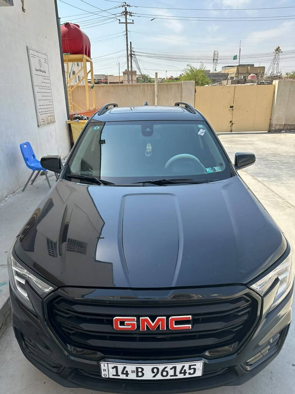 *السلام عليكم اخوان*
*للبيع GMC TERRAIN بلاك ادشن - موديل 2022*

السيارة المهيوبة مالت الله ❤️

*التفاصيل:*
- الموديل: 2022
- الرقم: 14-B بصرة مشروع وطني باسمي تحويل ثاني يوم
- السعر: *140 ورقة* وبيها مجال بسيط كلش للشراي
- اللون: اسود ملكي
- الحادث: (ربع بنيد) 
- المشي: .... (100 ماشية)

*المواصفات:فول 
- بلاك ادشن اصلي
- بصمة تشغيل + تشغيل عن بعد
- رادار امامي + جانبي
- تحديد مسار
- كامرة خلفية HD
- شاشة جبيرة + CarPlay
- كراسي كهرباء + تدفئة
- صندوق كهرباء

سيارة كلش جديدة، لا نقص لا طخة، محرك وكير بشرط، تبريد ثلج، كير ومكينة مختومات، جاهزة ما تحتاج اي مصرف.

فحص وين ما يعجبك.

المكان: البصرة
رقم التواصل:‏‪***********

*الشراي يتصل ويدلل.*
