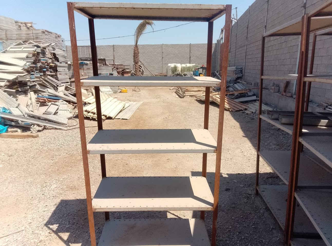 يا الله سلام عليكم متواجد رفوف الارتفاع مترين و البطن 50 للستفسار اتصال عله الرقم ***********يوجد توصيل بكروه لجميع محافضات العراق يوجد كميه
