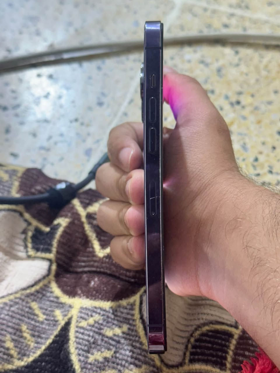 سلام عليكم
ايفون 14 برو ماكس 💜

الذاكره 256 قويه جدا 

البطاريه 76 ما يصرف شحن 

ألون البنفسجي 💜 المميز 

شرق اوسط ماستر  AA/A

 مبدل بي شاشه اصليه احسن نوعيه موجوده وضهر اصلي والكاميرا الاماميه مال السلفي ما تشتغل يعني الفيس أيدي ما يشتغل بس صلحه يرجع طبيعي  اثر وكعه من أيدي على الأرض يعني تصلح ب20 او اقل 

والباقي مكفول كله الجهاز صارله 4 سنوات تقريباً 

السعر  خاص فقط 

وايضاً متوفر توصيل لجميع محافظات العراق 🇮🇶

نص مكتوب في الصور:
- 3:51 47 حالة البطارية والشحن رسالة مهمة حول البطارية حالة بطارية هذا الـ iPhone متدنية جدا. يمكن استبدال البطارية عن طريق أحد مزودي خدمة Apple المعتمده لاستعادة المستوى الكامل للأداء والقدرة العثور على خيارات الخدمة... 76% الحد الأقصى للقدرة هذا قياس لقدرة البطارية مقارنة بقدرتها عندما كانت جديدة. قد تتسبب القدرة المنخفضة بتقليل ساعات الاستخدام بين عملية الشحن والأخرى أقصى قدرة للأداء ستساعد الأنظمة المضمنة في النظام والمكونات في تخفيف آثار الأداء التي قد تلاحظها أثناء التقدم الكيميائي في عمر بطارية iPhone شحن البطارية المحسن للحد من استنزاف عمر البطارية، يتعلم الـ iPhone من عادات الشحن اليومية، بحيث ينتظر ولا يتجاوز 80% حتى يحين موعد حاجتك إلى استخدامه
