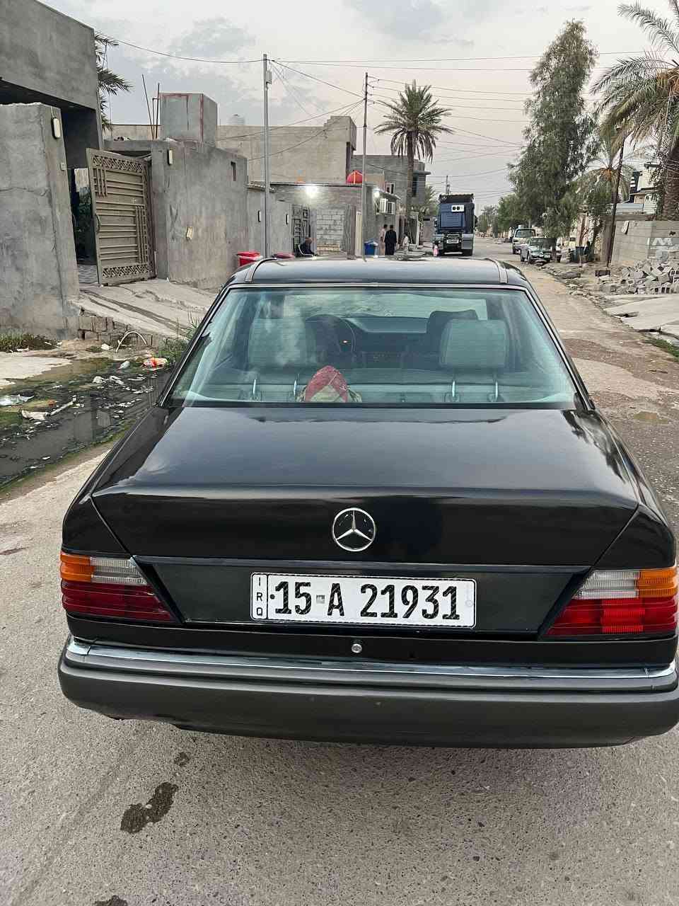 مرسدس دبه 
موديل 92
كير محرك بطه 
تبريد تدفئه شغاله 
رقم انكليزي مشروع وطني 
سعر 62 وبيها مجال 
تواصل ***********
