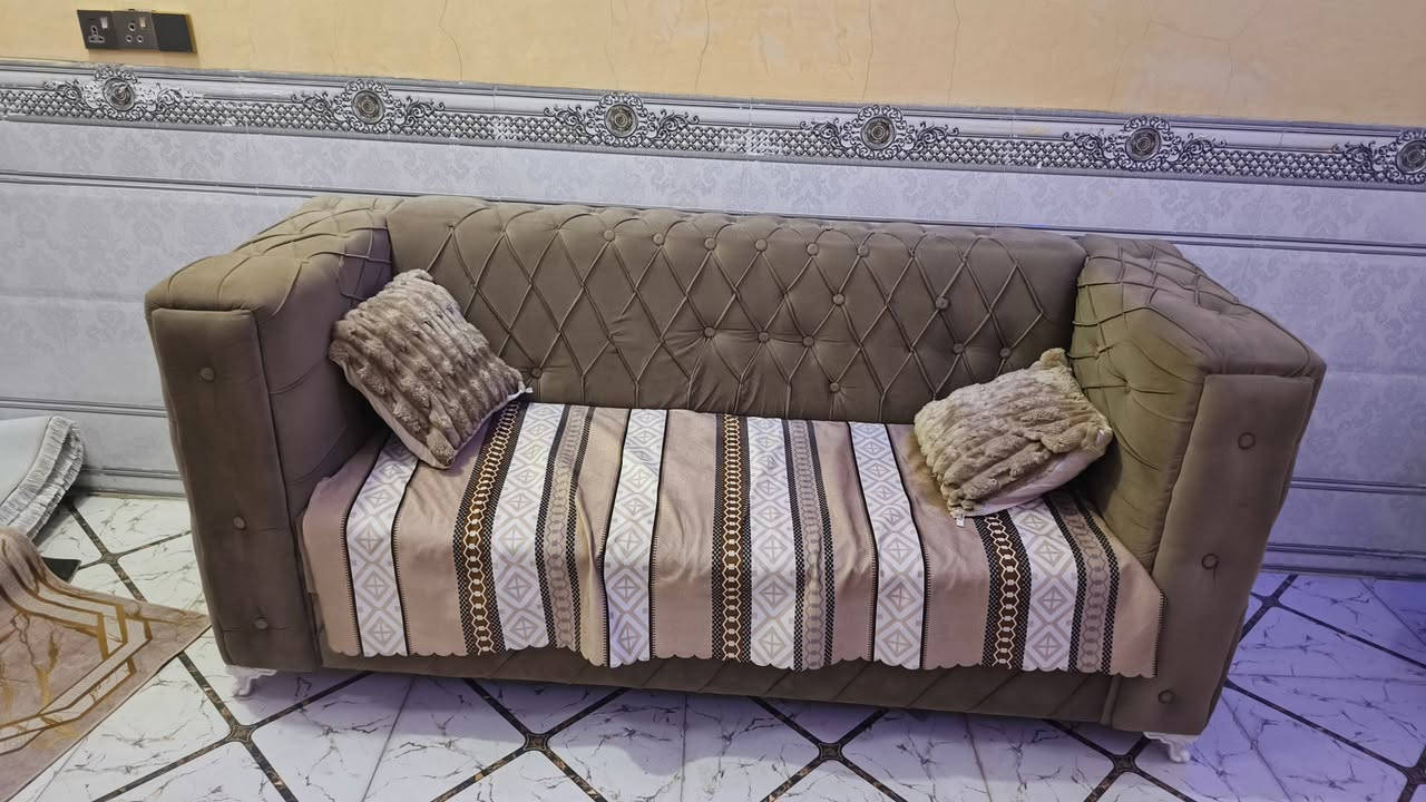 تخم 8نفرات بعده جديد تسكاب خشب قوي سعره . 

مكان الرميثه شراي يجي خاص

