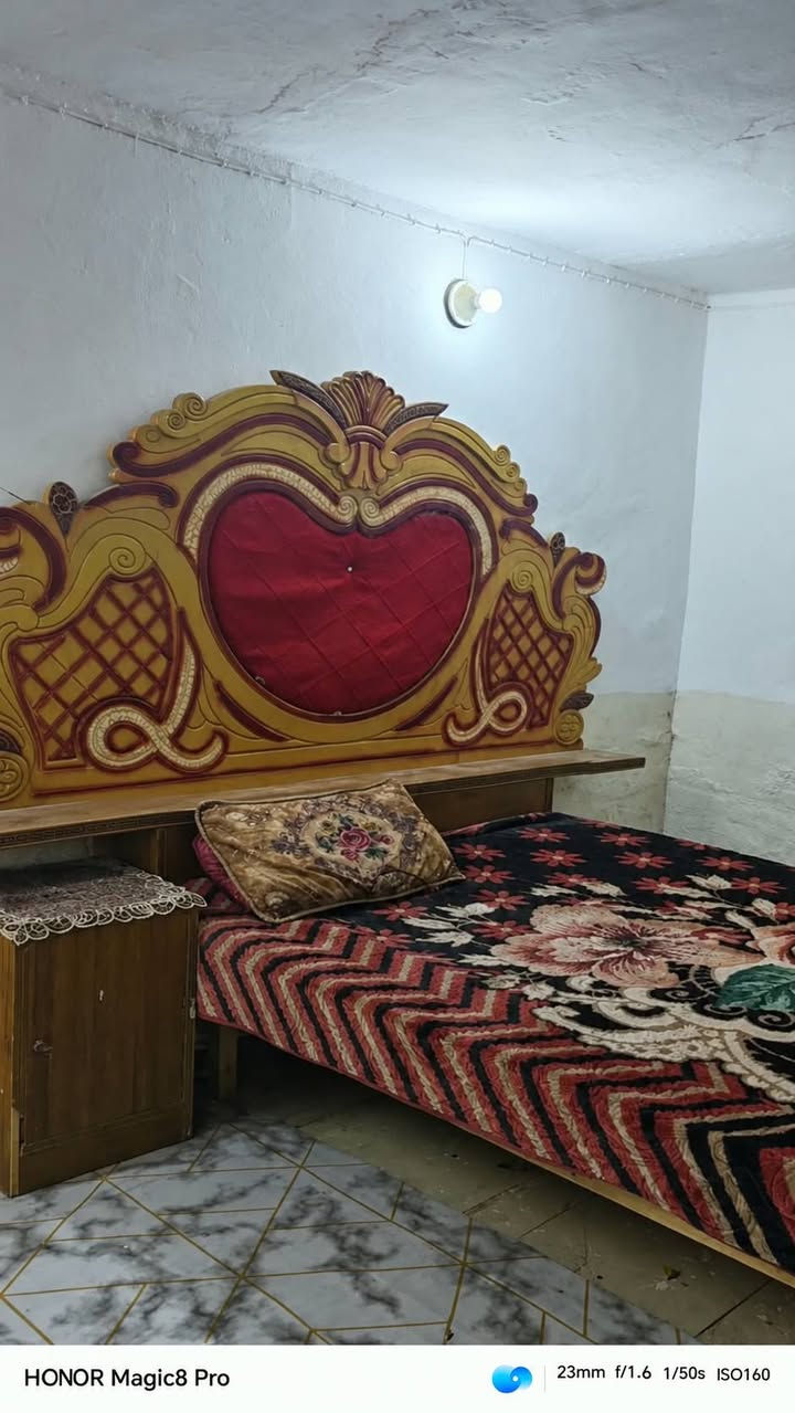 غرفه اخشاب • قوية • ٢ كومدي