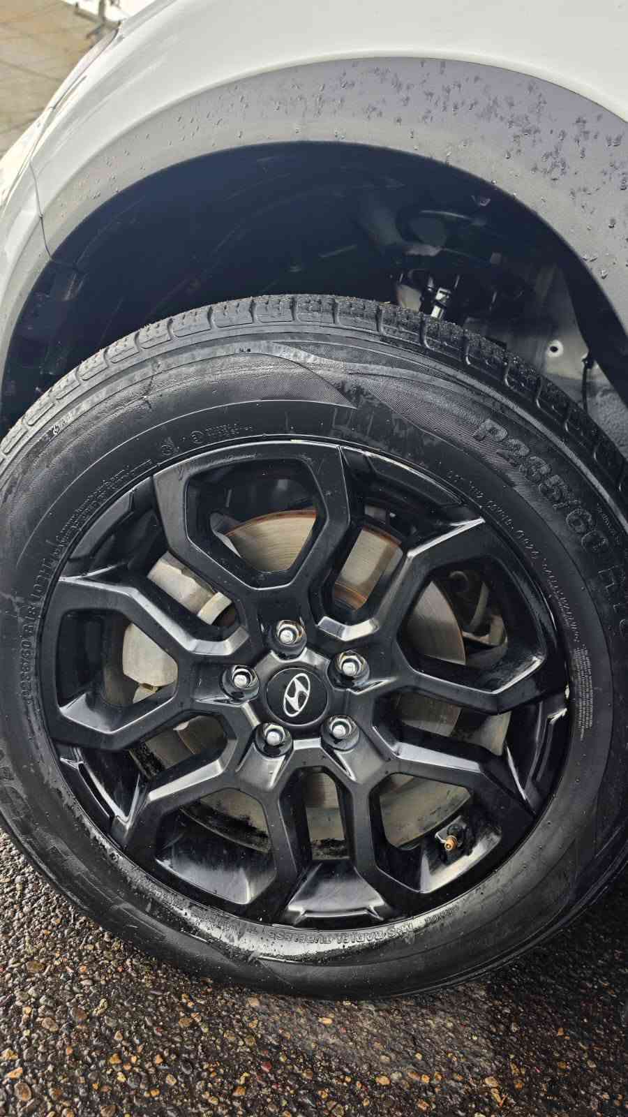 السعر 180 ورقه و بها مجال بسيط
🚘 هونداي سنتافي 2022 Black Edition
السيارة باسمنا وشرط التحويل، نظيفة ومواصفاتها حلوة
🔹 المواصفات:
✅ فور ويل 4WD
✅ فول بصمة
✅ تشغيل عن بُعد
✅ Auto Stop
✅ رادار أمامي وجانبي
✅ حساسات خلفية
✅ كشنات أمامية تدفئة
✅ كشن السائق كهربائي
✅ شاشة أعطال
✅ بردات خلفية
✅ صندوق كهربائي
✅ الكشنات الخلفية كهربائية
✅ مانع انزلاق
✅ نظام تحديد المسار
❌ ما بيها بانوراما
❌ الكشنات مو جلد 
ملاحظه السياره ايرباكات سليمه و بشرط الفحص
قطعتين صبغ و صور الحادث بالمنشور
📍 الممشى:79 ألف كم فقط  وقابل للزيادة— كم وليس ميل
📍 الموقع: بغداد
📞 للاستفسار والتواصل:
*********** بغداد, العراق
