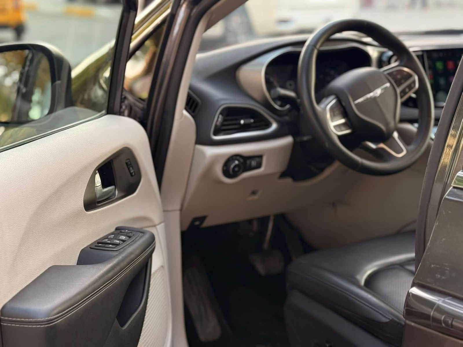 🚨 للبيع | كرايسلر باسيفيكا 2023 🔥
📍 الموقع: بغداد -حي القاهرة قرب اسلحة البرق
مزاد VIP CAR

✨ المواصفات:
🔹 تشغيل بصمة + تشغيل عن بعد
🔹 كشنات كهرباء
🔹 بيبان كهرباء + الجنطة كهرباء
🔹 شاشة + كاميرا خلفية
🔹 إنارة LED أمامية + بك لايت LED
🔹 داخل جلد فخم
🔹 رادار أمامي + نظام تحديد المسار
✅ الضرر موضح بالصور 
📏 ماشية: 61 ألف ميل

💰 السعر: 190 ورقة  🔥 بيها مجال

📞 للاستفسار: ***********

⸻

📢 يتوفر عرض السيارات للبيع في صفحتنا – وموديلات متعددة من الباسيفيكا وغيرها موجودة حالياً!
