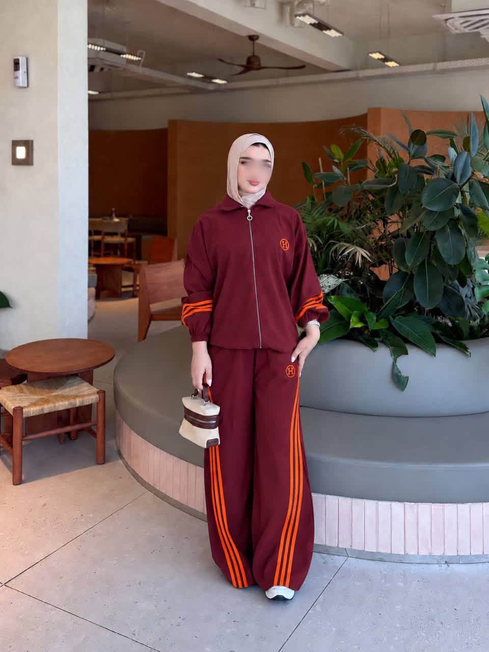 ملابس • لا تفاصيل